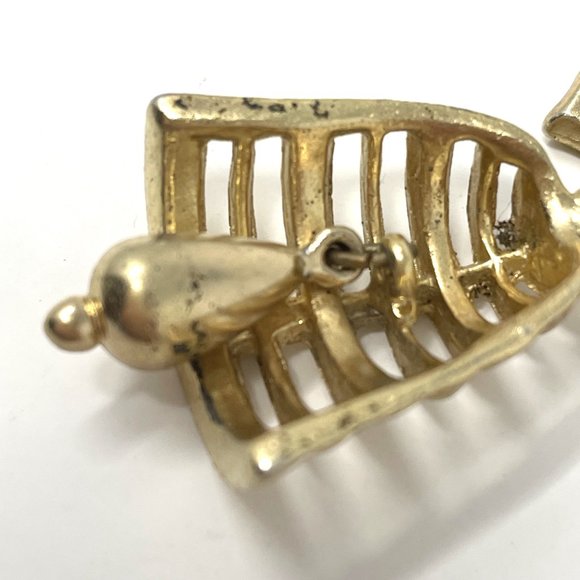 Vintage Gold Tone Bow with Moving Bell and Clapper Christmas Articulated Brooch - Picture 5 of 6